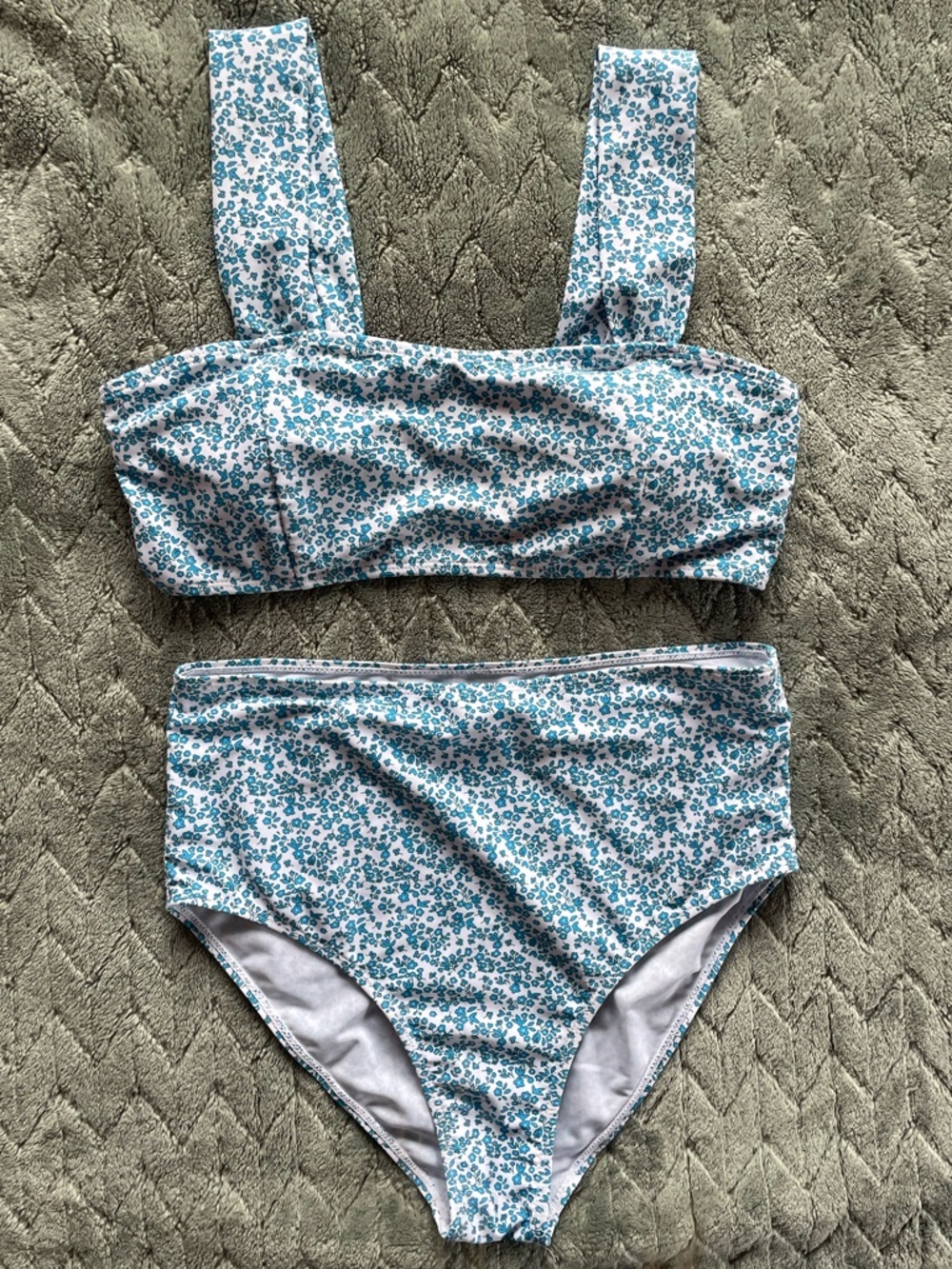 NWOT floral bikini set in light blue